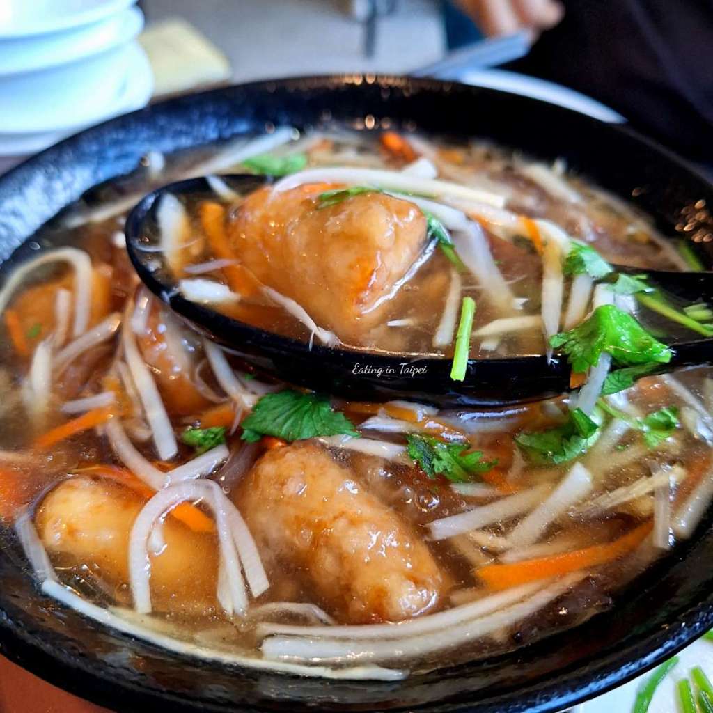 Amajia seafood shark soup 1