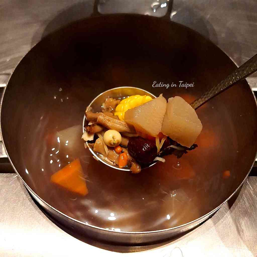 Just Sleep Tainan Just Cafe breakfast lotus seeds herbal soup 2