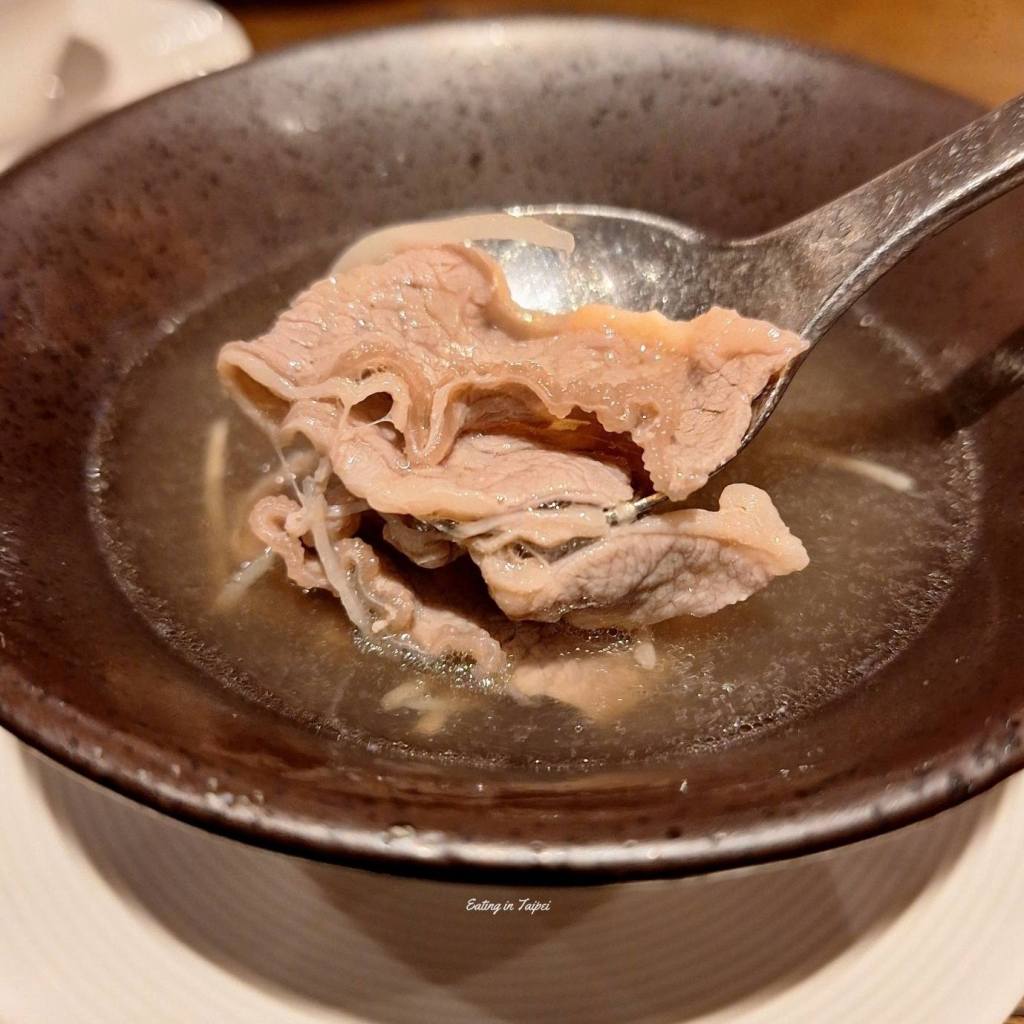 Silks Place Tainan Robins breakfast beef soup